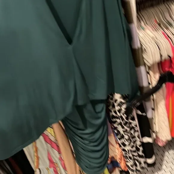 BCBG forest green long sleeve ruched dress, NWOT, size Small, holiday  perfection is available for purchase on au PAY Market - Imported Goods  Online Store Co.Ltd. | au PAY Market - Online